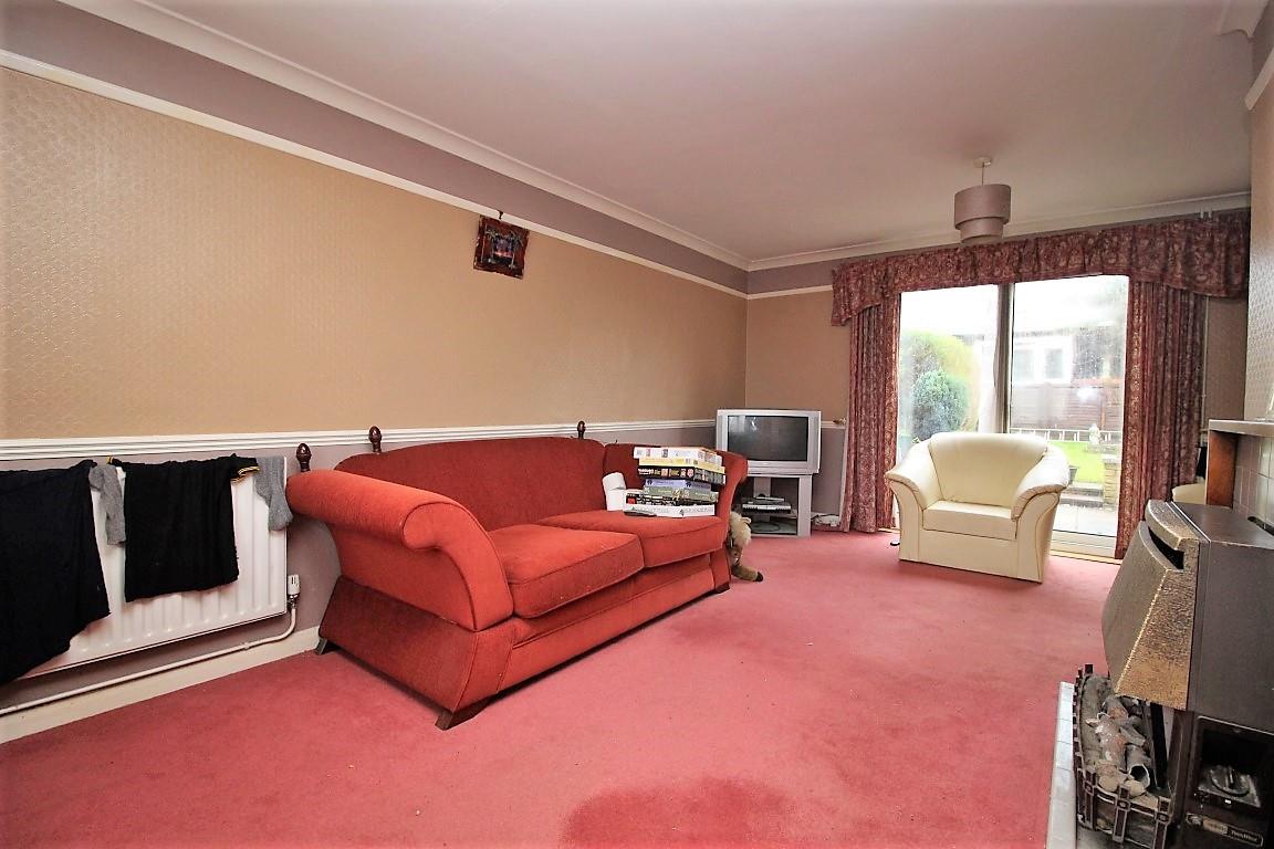 3 bed property in Kestrel Way, Reading